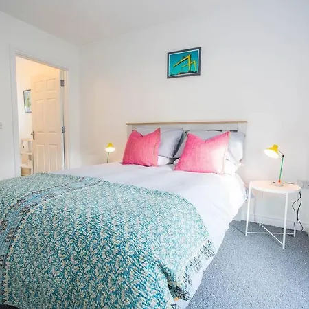 Luxury With Fibre Broadband Holiday home